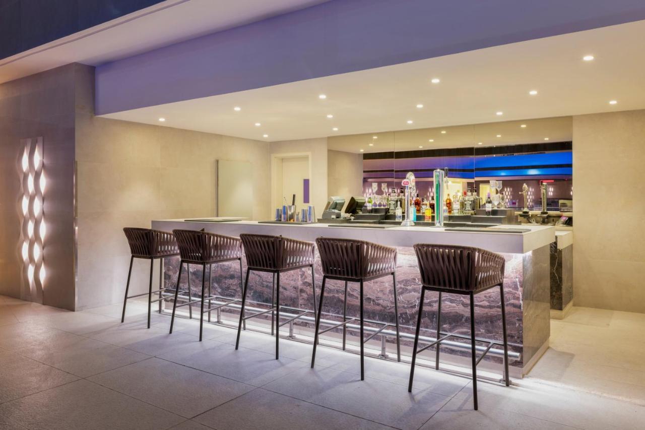 Готель Crowne Plaza Doha - The Business Park By Ihg Екстер'єр фото The bar at the Sky Bar