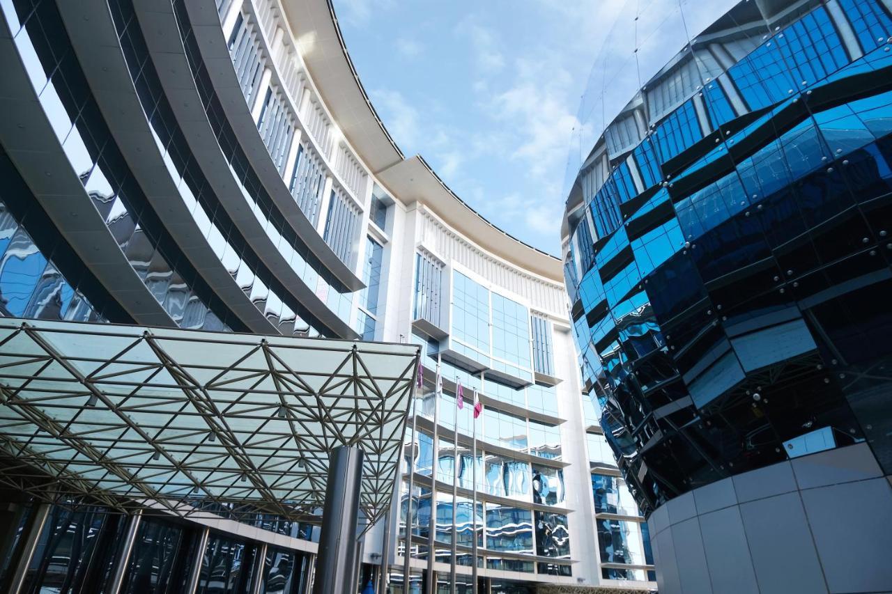 Готель Crowne Plaza Doha - The Business Park By Ihg Екстер'єр фото The new building of the University of Economics and Business Vienna